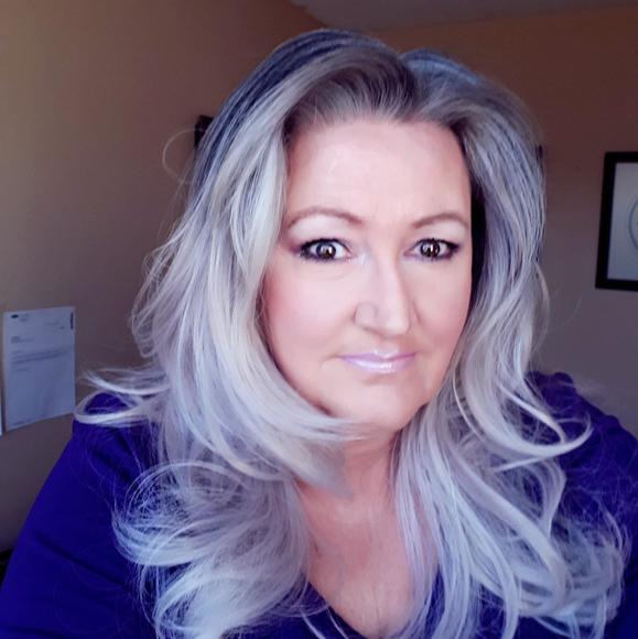 Meet your Posher, Lori - Picture 1 of 1